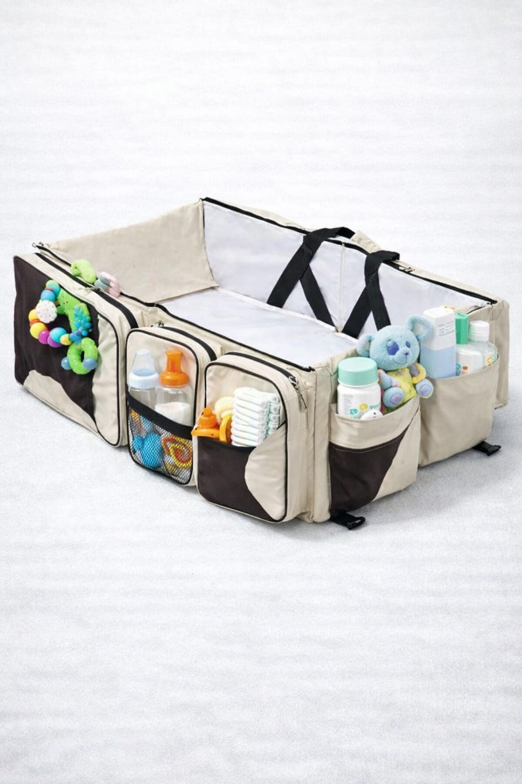 Bolso 3 en 1: Llévalo como bolso, úsalo como pañalera o cuna para tu bebé